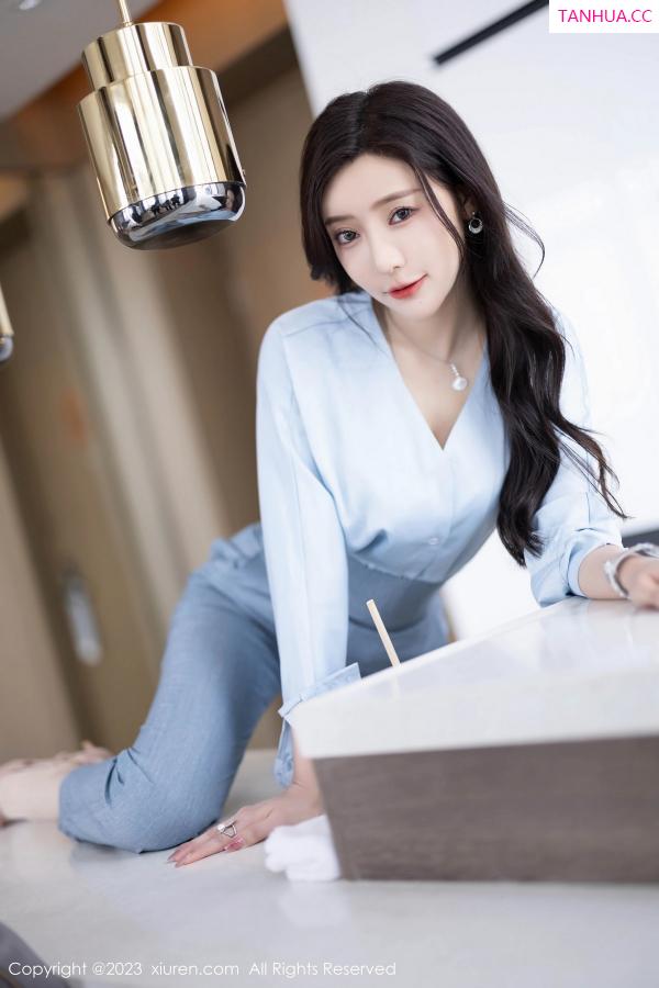 王馨瑶  [XiuRen]高清写真图 2023.07.21 No.7123 王馨瑶yanni 无内肉丝第17张图片